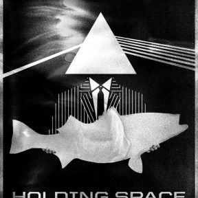 poster-aliveone-holdingspace